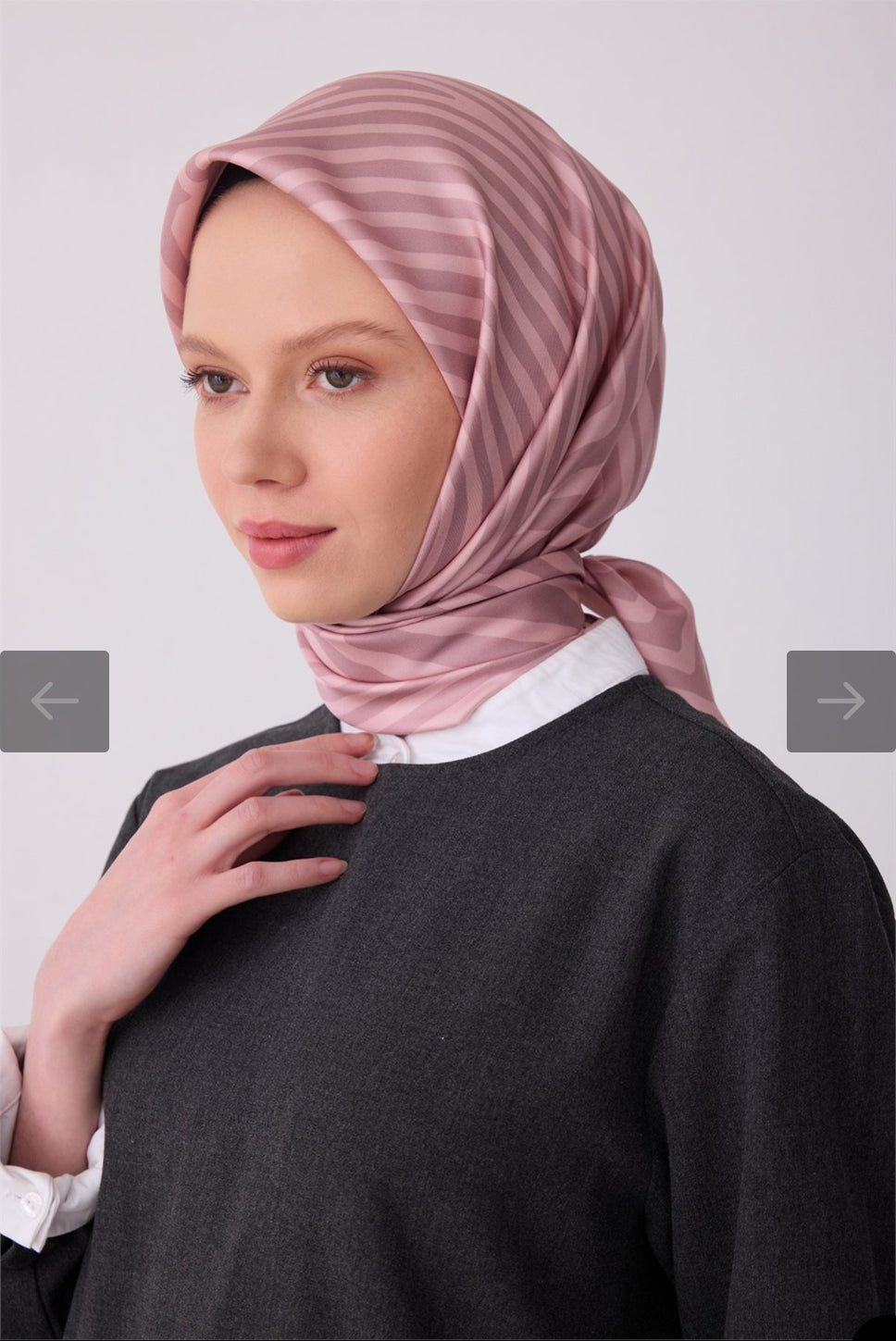 Belli  %100 Twill İpek Eşarp